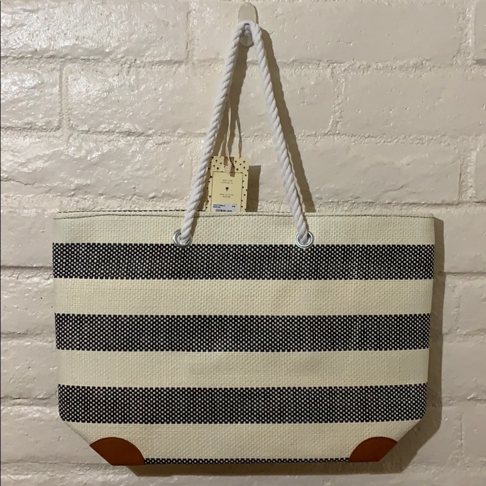 Woven Tote - Picture 2 of 9